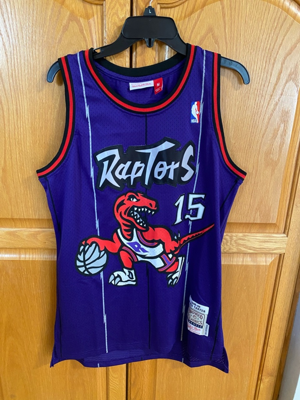 Mitchell & Ness Purple Raptors Vince Carter #15 Jersey. Size medium.